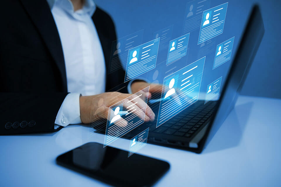 厳選されたAI人材データベース